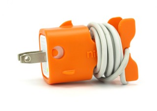 スペック、iPhone/iPad用のケーブルホルダー「CableKeeps」を発売