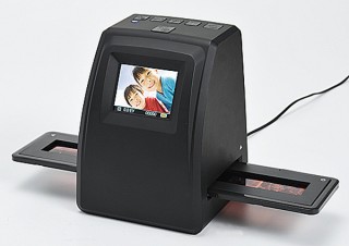 サンワ、液晶モニタ付きのフィルムスキャナー「400-SCN011」を発売
