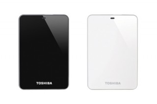 東芝、USB3.0対応のポータブルHDD「CANVIO」1.5TBモデルを発売