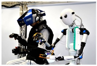 JSTと慶應大、離れた場所に細やかな触感を伝えられる遠隔操作ロボットを開発