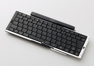 エレコム、スライド式の開閉機構を備えるBluetooth3.0キーボードを発売
