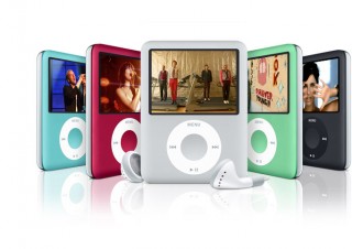 アップル、ビデオ再生機能搭載の新「iPod nano」