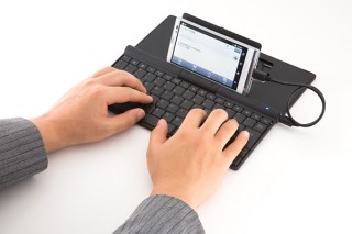 ソフトバンクBB、16個の専用ホットキーを搭載したAndroidスマホ向けキーボード
