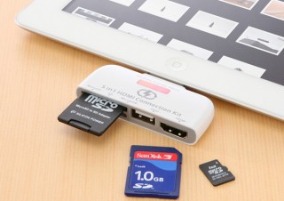 サンワ、HDMIコネクタを備えたiPad用カードリーダー