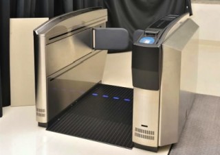 日立ら、爆発物探知装置を内蔵した搭乗券読み取り装置を試作