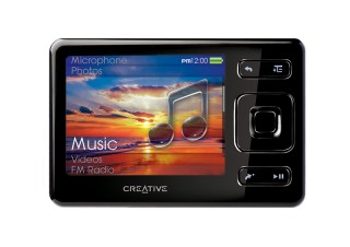 カードサイズの薄型メディアプレーヤー「ZEN」の32GBモデル