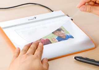 サンワ、28ボタン搭載のコンパクトなペンタブレット「400-TBL001」