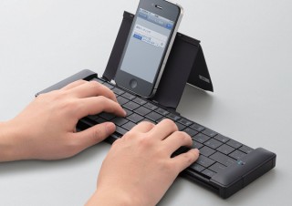 エレコム、iPhoneやWindowsで使えるBluetoothスライド式ワイヤレスキーボードを発売