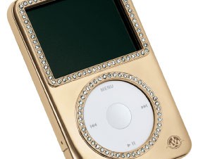 スワロフスキークリスタルを施したiPod用ケース