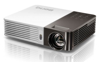 ベンキュー、モバイルタイプながら最高輝度550ルーメンのLEDプロジェクター「GP10｣