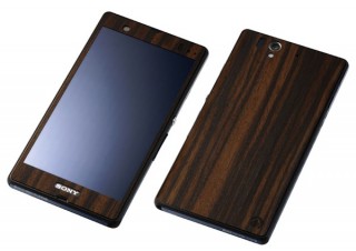 ディーフ、天然木を使用した「XperiaZ SO-02E」用保護プレートを発売