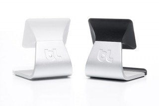 トリニティ、マイクロ吸着パッドを用いたスマホスタンド「Milo Aluminum」