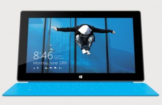 日本マイクロソフト、OSに「Windows RT」を搭載した自社ブランドのタブレット「Surface RT」