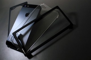 エムジーエム、ハイブリッド素材のiPhone5用バンパーケースに新色を追加