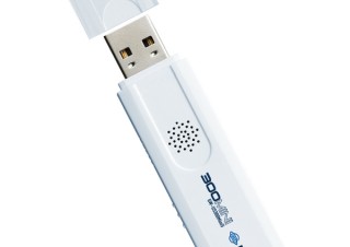 コンパクトな駆体を実現　USB無線LANアダプタ