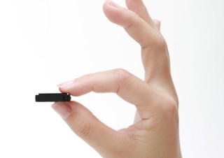 富士通、手のひら静脈認証の小型化に成功--薄型ノートやタブレットへの搭載が可能に