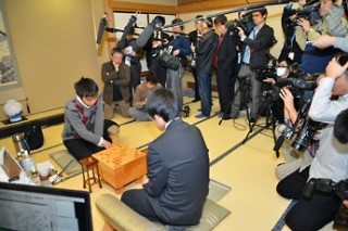 プロ棋士VSコンピュータの「第2回将棋電王戦」第5局、将棋ソフト「GPS将棋」が勝利