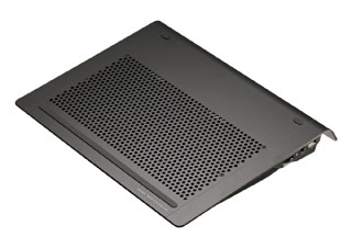 928個の通気口を実装 ノートPCクーラー