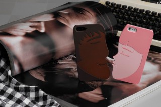 プレアデス、恋人たちのキスをモチーフにした2個パックのiPhone5ケース