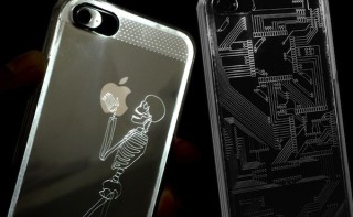 着信でアップルマークが光るiPhone5ケース「Applus Flash!アップラスフラッシュ」
