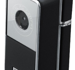 USBで直挿し可能 コンパクトな130万画素PCカメラ