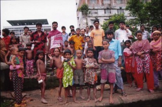 東京都／森田雅章写真展「バングラデシュ『線路沿い』」