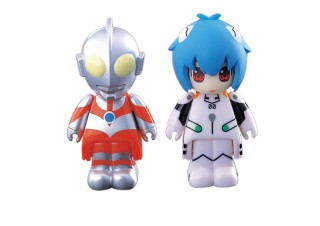 PCに座らせるように装着 フィギュア型USBメモリ