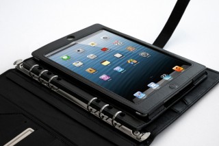 プレアデス、iPad miniをA5システム手帳に綴じられるホール付き牛革ケース