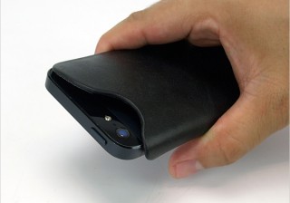 スペック、芯材が形状記憶合金のiPhone5カバー「KEICS MOBILE WRAP」