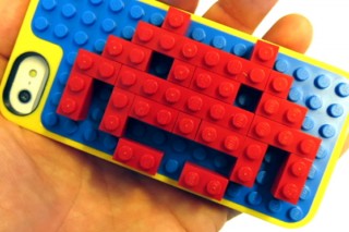 iPhone5がスポーツカーやインベーダーに!?　LEGOブロックで遊べるLEGO公式ケース