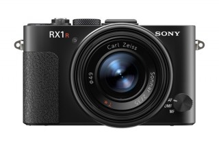ソニー、ローパスフィルターレスの35mmフルサイズCMOSデジカメ「RX1R」
