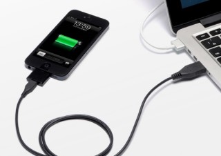 サンワ、microUSBケーブルをiPhoneで使用可能にするLightning変換アダプタを発売