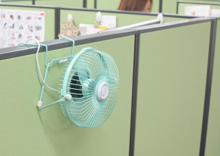 エレス、卓上/壁掛けで使用できるUSBアロマファン「iFan Classic」を発売