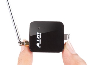 サンワサプライ、Lightningコネクタ搭載のiPhone向けワンセグチューナーを発売