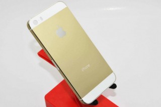 iPhone 5Sの美しく輝くシャンパンゴールドや渋めのグレーモデルの画像リーク