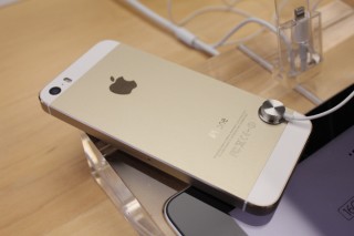iPhone5s、ゴールドの16GBは在庫極少でAppleストア銀座でも販売されず