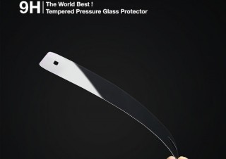 ロア、iPhone 5c/5s向け0.23mm厚の”曲がる“強化ガラスフィルムを発売