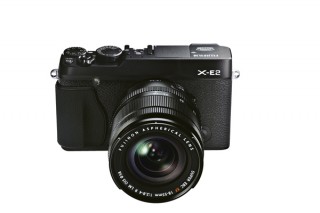 富士フイルム、0.08秒の高速AFを搭載したレンズ交換式カメラ「FUJIFILM X-E2」発売