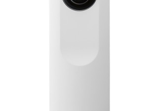 リコー、ワンショットで撮影者を取り囲む全天球イメージを撮影できるカメラ「THETA」