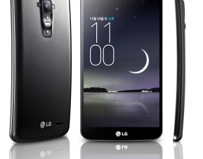 LG、顔の輪郭に沿う曲面ディスプレイ採用のスマートフォン「LG G Flex」を発表