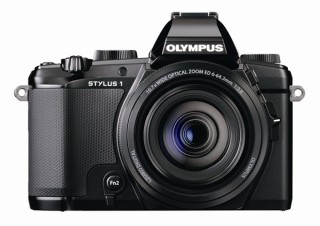 オリンパス、ズーム全域F2.8の10.7倍レンズを備えるデジカメ「STYLUS 1」