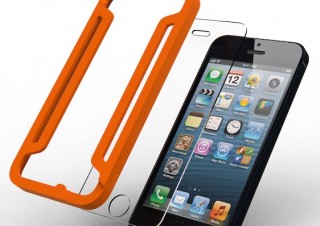 一発で正確に貼れるサポーター付き！ iPhone 5s用強化ガラスフィルム
