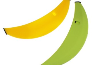 案外便利!? インパクトもビッグ、巨大バナナ型iPhone 5sケース