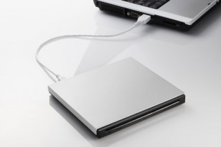 ロジテック子会社、スマホでDVDを楽しめるMac用ポータブルDVDドライブを発売