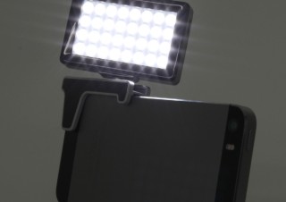 上海問屋、iPhoneやスマホ向けのカメラ用コンパクトLEDライトを発売