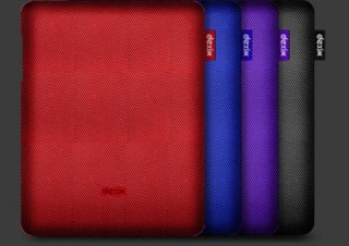 OTAS、全4色のカラフルなiPad専用カーボンファイバーケース