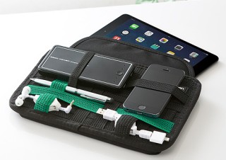 サンワ、ゴムバンドで小物を固定できるタブレット用インナーケースを2タイプ発売