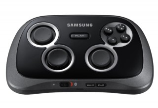 サムスン、「GALAXY」スマホ/タブレットを携帯ゲーム機のように使えるコントローラー
