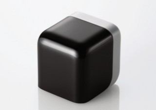 エレコム、家庭用コンセントからiPhone/iPodを充電できるキューブ型AC充電器