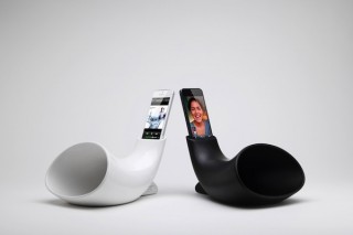 イタリア製ホルン型iPhoneスピーカー「Megaphone」にミニサイズが登場